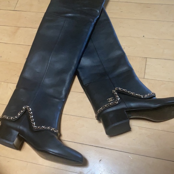 Chanel black leather knee high boots 39,5 g chain - Picture 13 of 16
